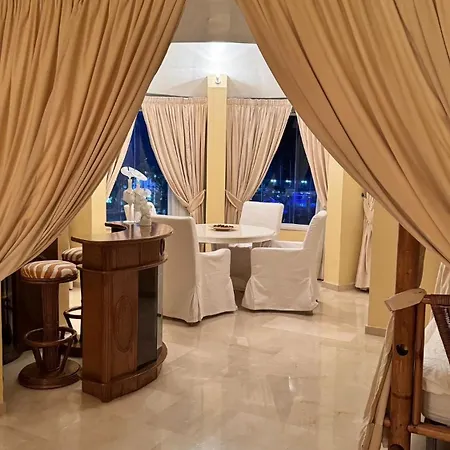 Lujoso Atico Duplex En Puerto Marina Apartmán